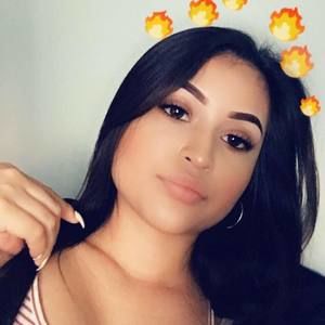 Meet your Posher, Perla